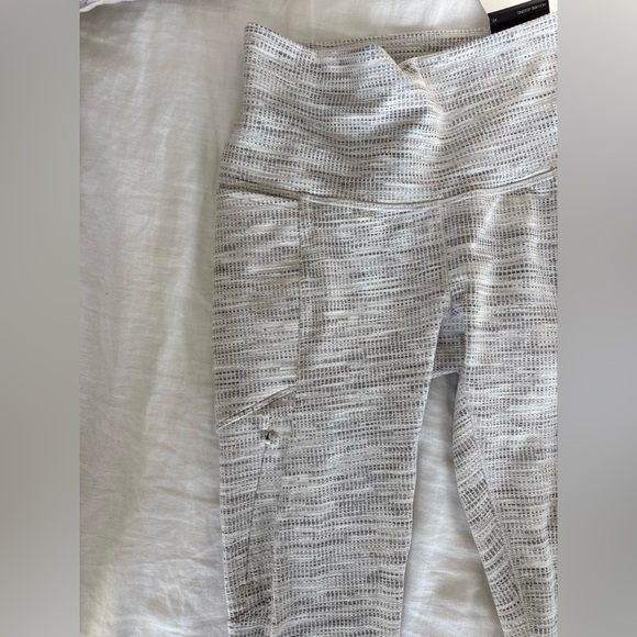 NWT CALIA by Carrie Underwood Gray High Waisted Hiking Outdoor Warm Leggings - Picture 2 of 7